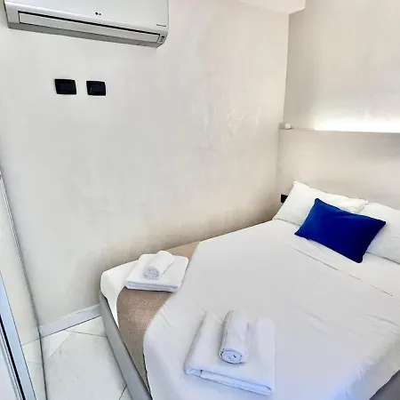 Seafront With Separate Bedroom *